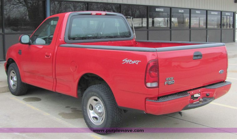 image for item 7039 2003 Ford Sport