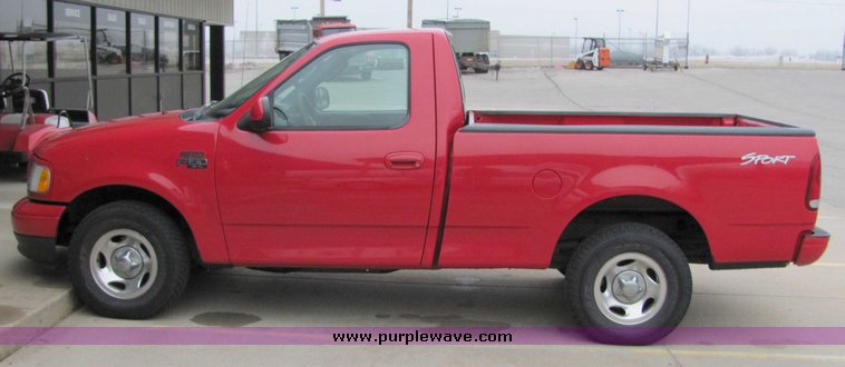 image for item 7039 2003 Ford Sport