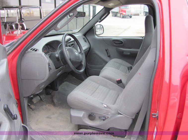 image for item 7039 2003 Ford Sport