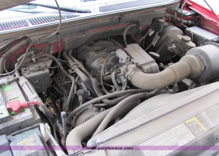 image for item 7039 2003 Ford Sport