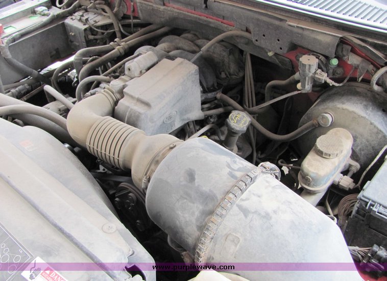 image for item 7039 2003 Ford Sport