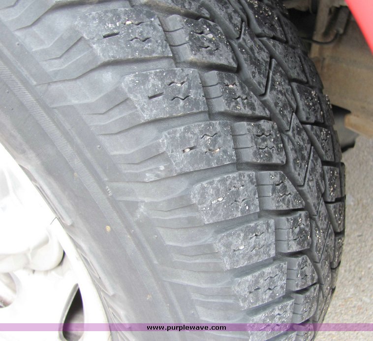 image for item 7039 2003 Ford Sport