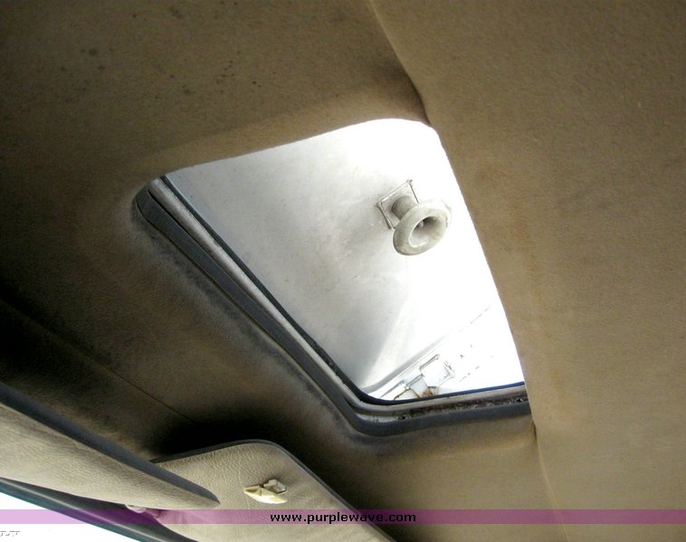 image for item 8884 1986 Volvo Mac F613 rollback with winch