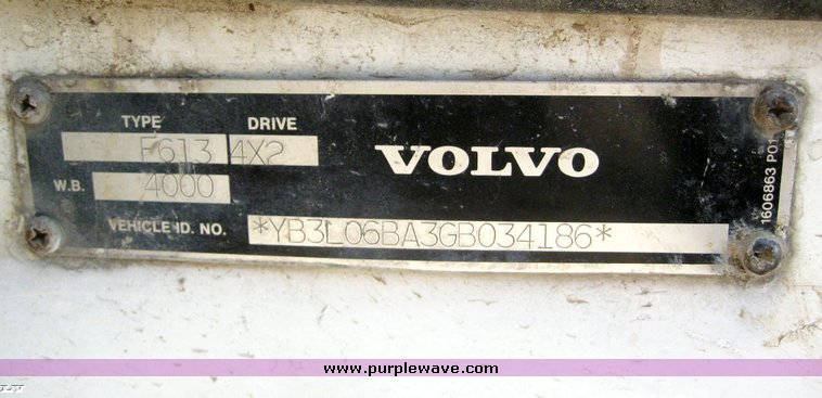 image for item 8884 1986 Volvo Mac F613 rollback with winch