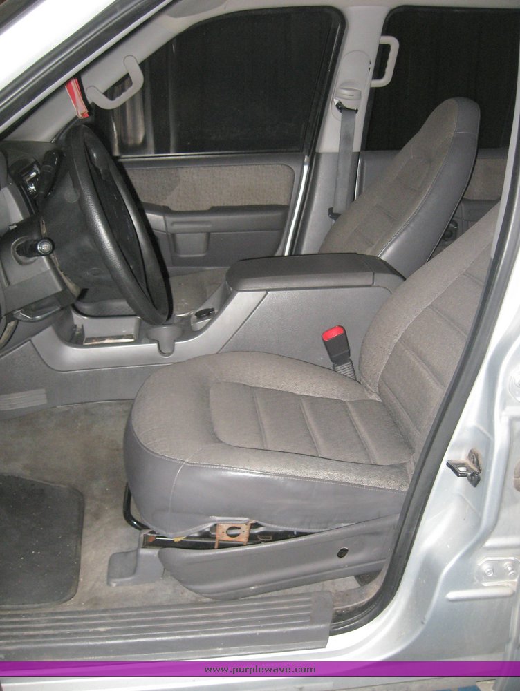 image for item 8979 2002 Ford Explorer XLS