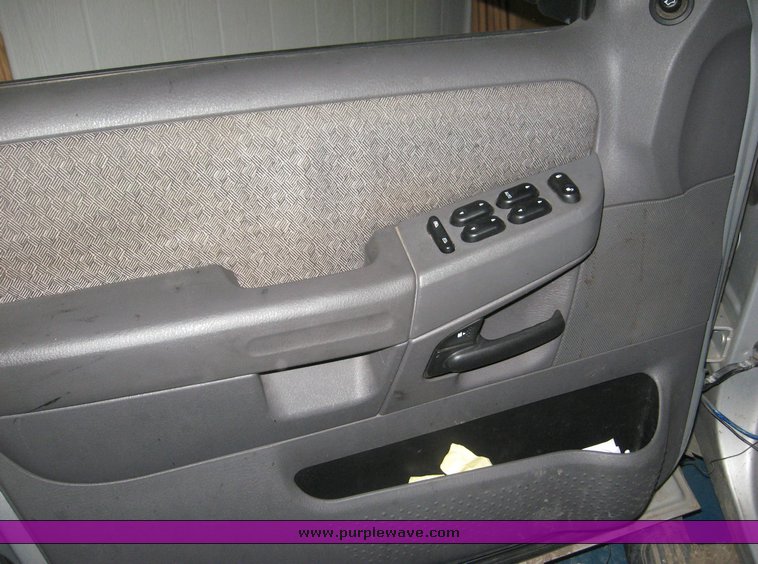 image for item 8979 2002 Ford Explorer XLS