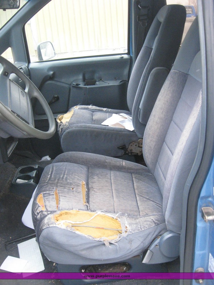 image for item 8980 1993 Ford Aerostar sports van