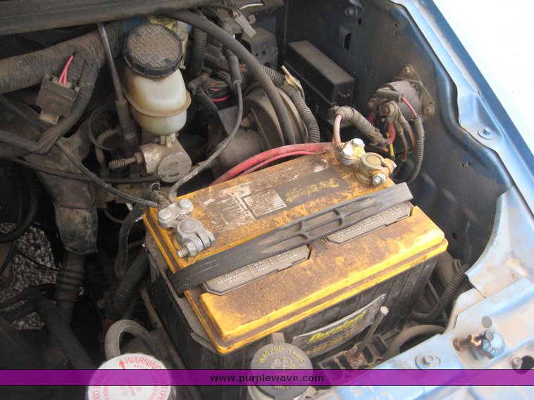 image for item 8980 1993 Ford Aerostar sports van