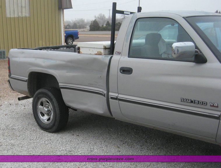 image for item 8981 1995 Dodge Ram 1500 pickup truck