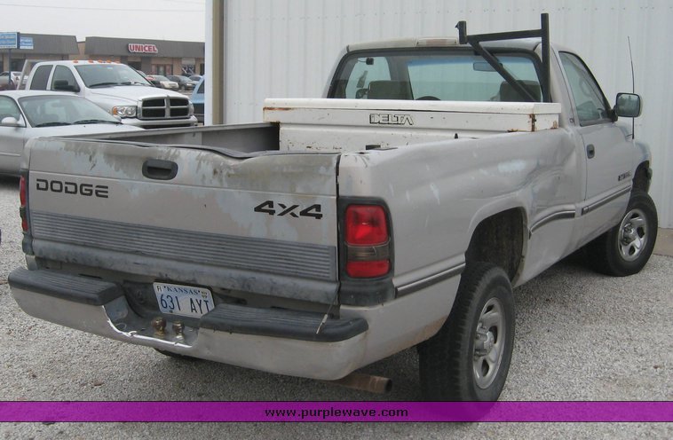 image for item 8981 1995 Dodge Ram 1500 pickup truck