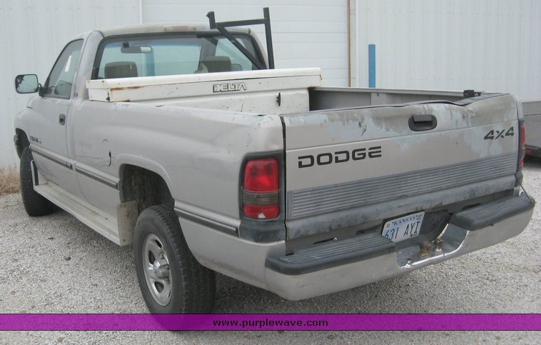 image for item 8981 1995 Dodge Ram 1500 pickup truck