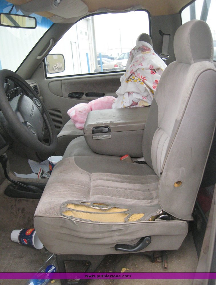 image for item 8981 1995 Dodge Ram 1500 pickup truck