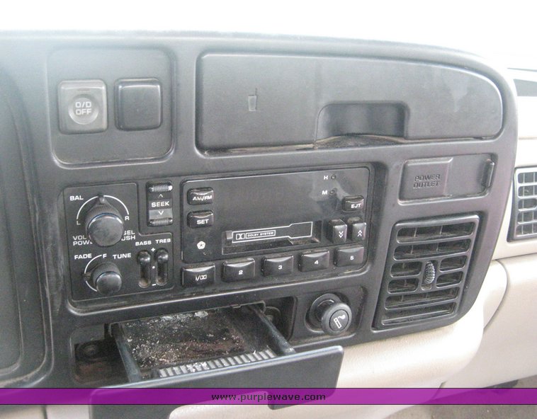 image for item 8981 1995 Dodge Ram 1500 pickup truck