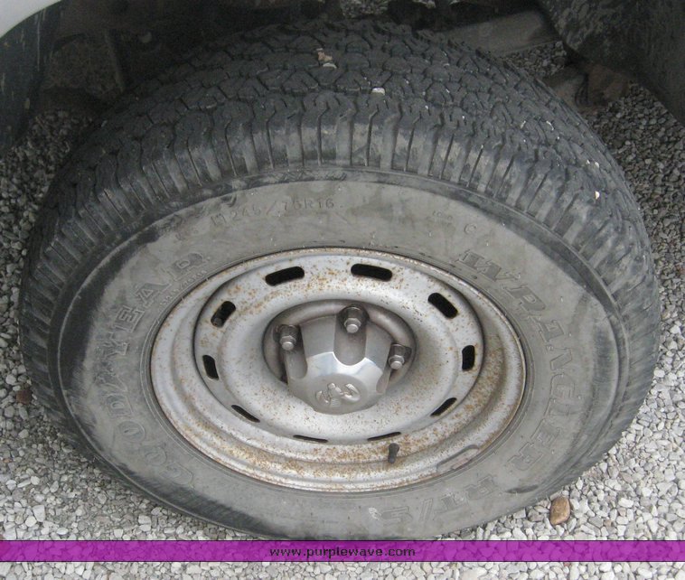 image for item 8981 1995 Dodge Ram 1500 pickup truck