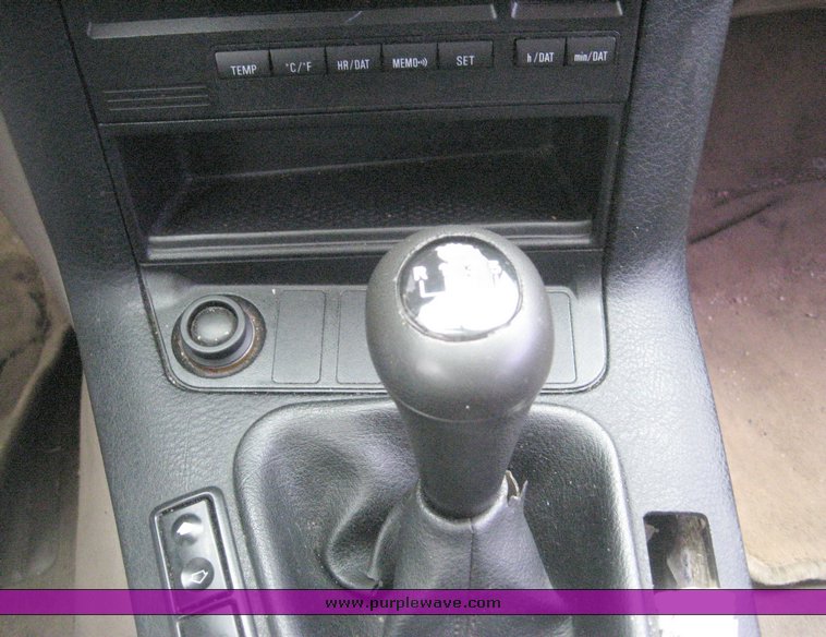 image for item 8982 1993 BMW 318i