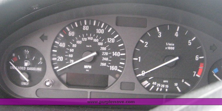 image for item 8982 1993 BMW 318i