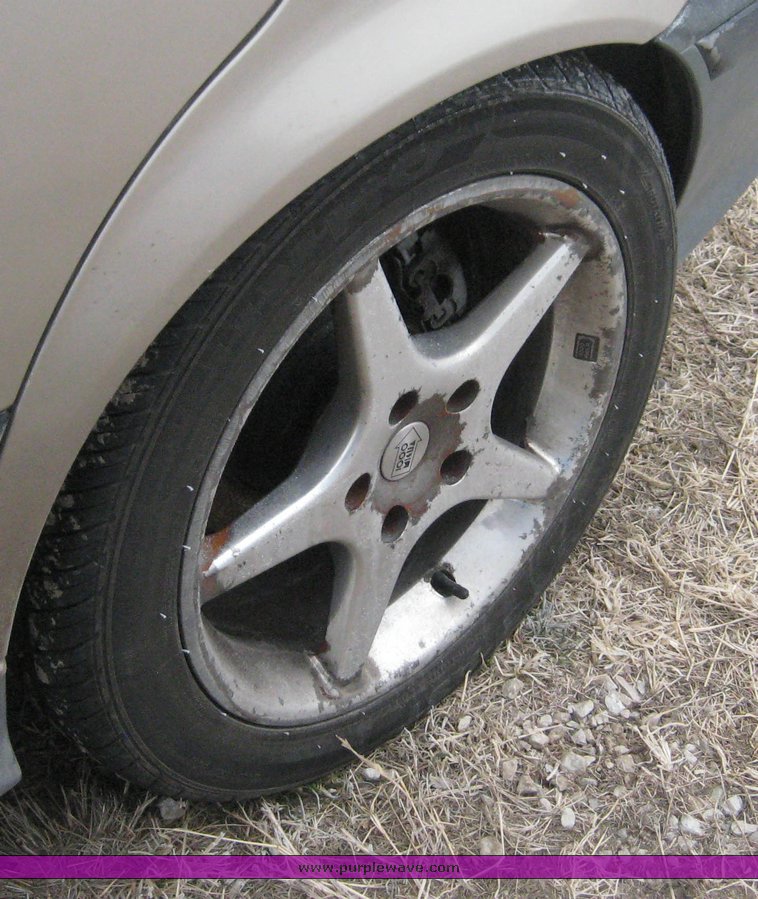 image for item 8982 1993 BMW 318i