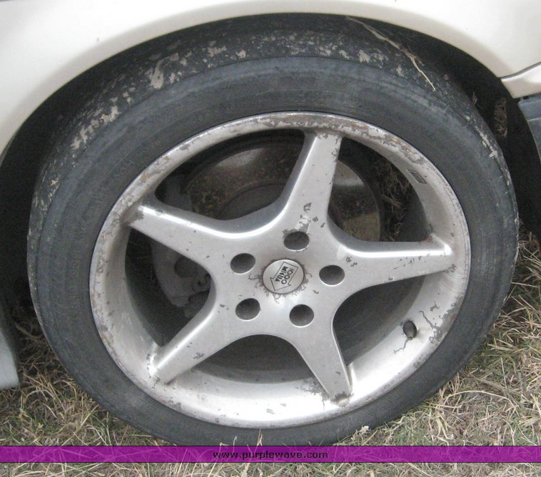 image for item 8982 1993 BMW 318i