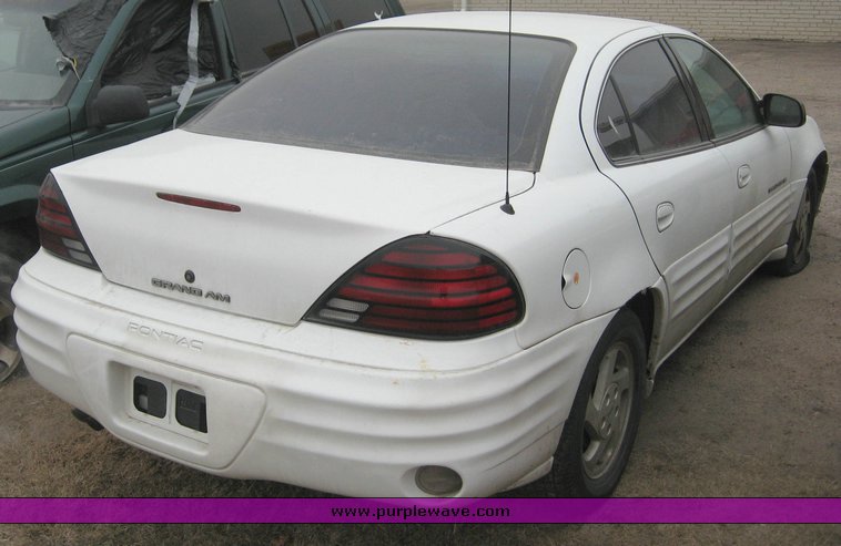 image for item 8984 1999 Pontiac Grand AM SE
