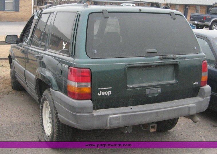 image for item 8985 1996 Jeep Cherokee Laredo
