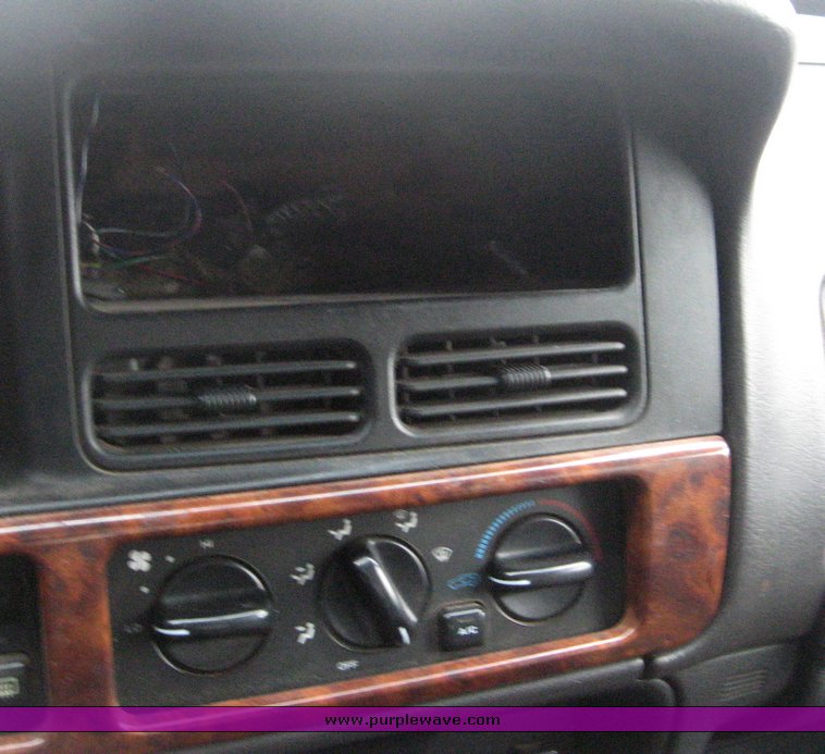 image for item 8985 1996 Jeep Cherokee Laredo