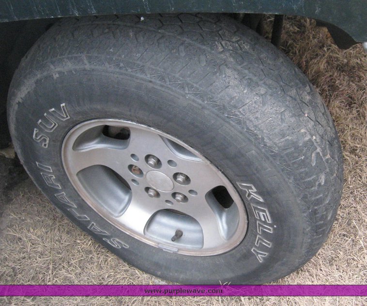 image for item 8985 1996 Jeep Cherokee Laredo