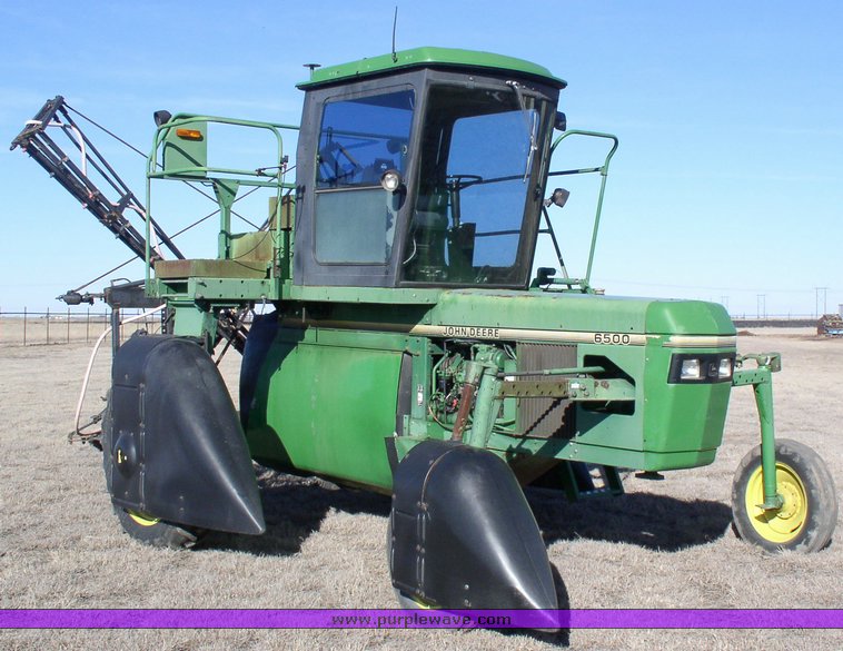 image for item 1101 1995 John Deere 6500 sprayer