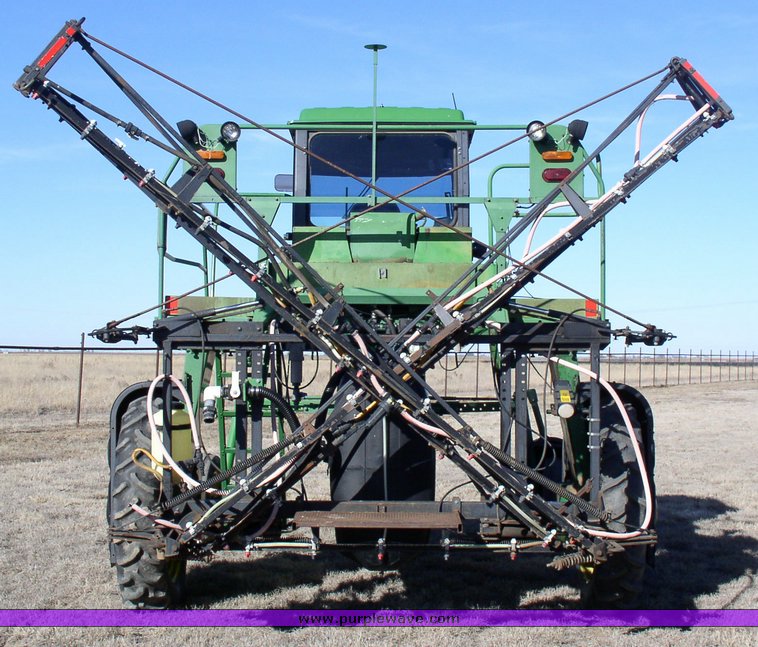 image for item 1101 1995 John Deere 6500 sprayer