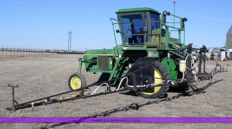 image for item 1101 1995 John Deere 6500 sprayer