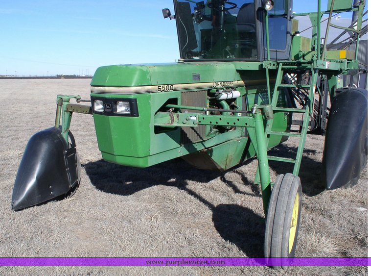 image for item 1101 1995 John Deere 6500 sprayer