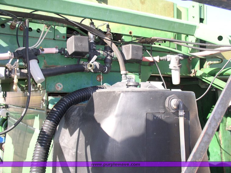 image for item 1101 1995 John Deere 6500 sprayer