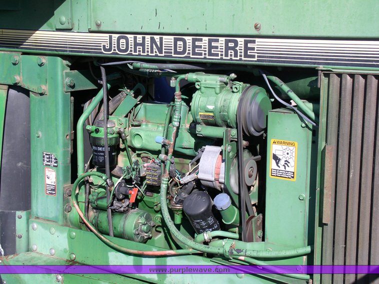 image for item 1101 1995 John Deere 6500 sprayer