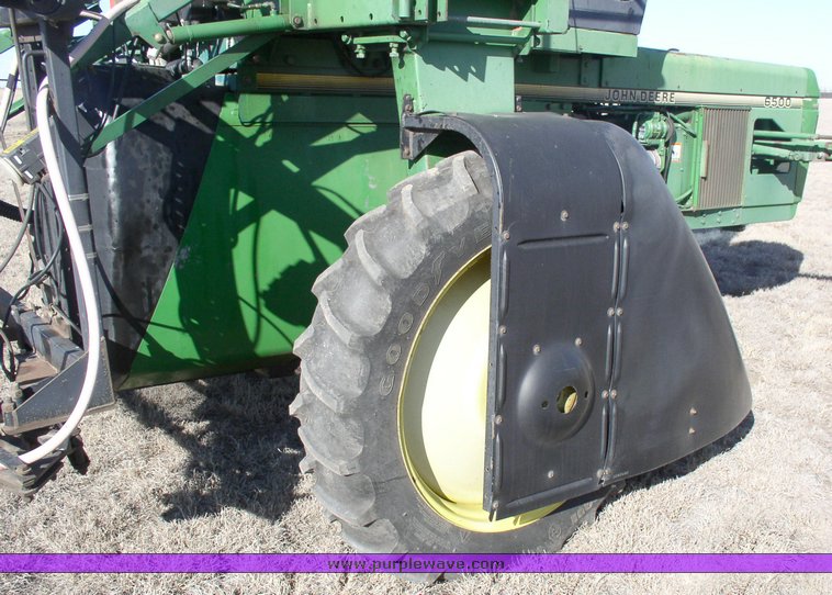 image for item 1101 1995 John Deere 6500 sprayer