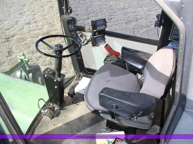 image for item 1101 1995 John Deere 6500 sprayer