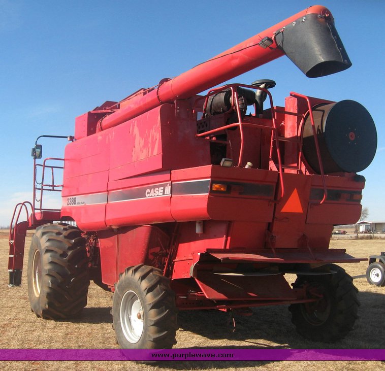 image for item 3810 1999 Case IH 2388 combine