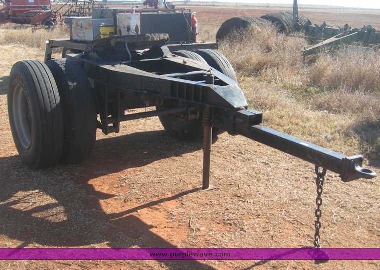 image for item 3812 Single axle semi trailer dolly