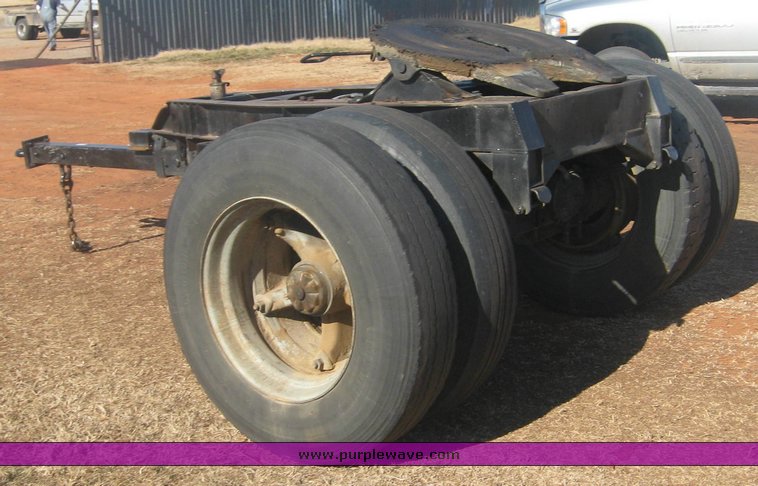 image for item 3812 Single axle semi trailer dolly