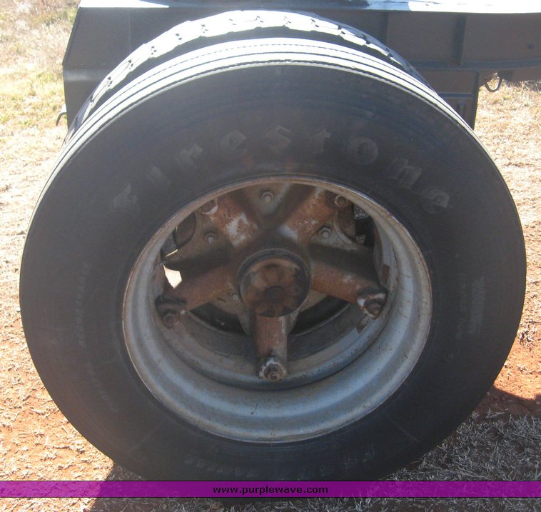 image for item 3812 Single axle semi trailer dolly