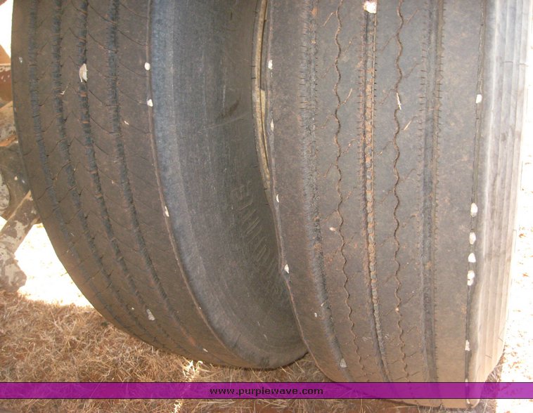 image for item 3813 2004 Shopbuilt grain hopper trailer with header cradle