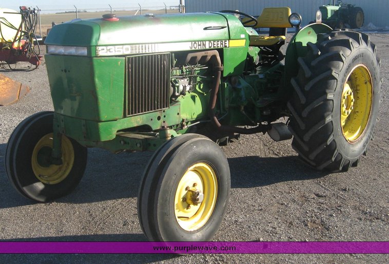 image for item 3814 1983 John Deere 2350 tractor