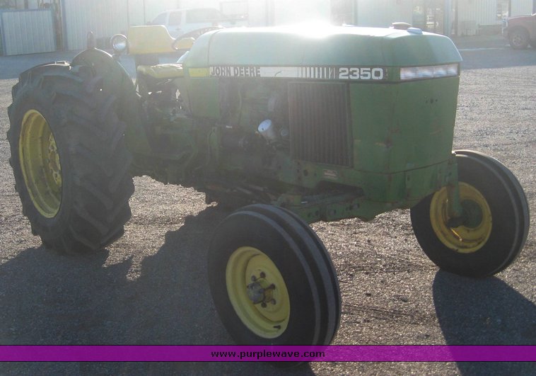 image for item 3814 1983 John Deere 2350 tractor