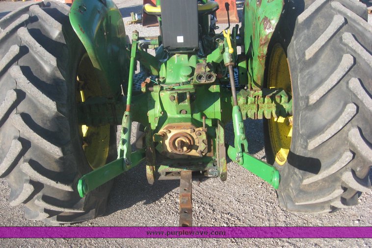 image for item 3814 1983 John Deere 2350 tractor