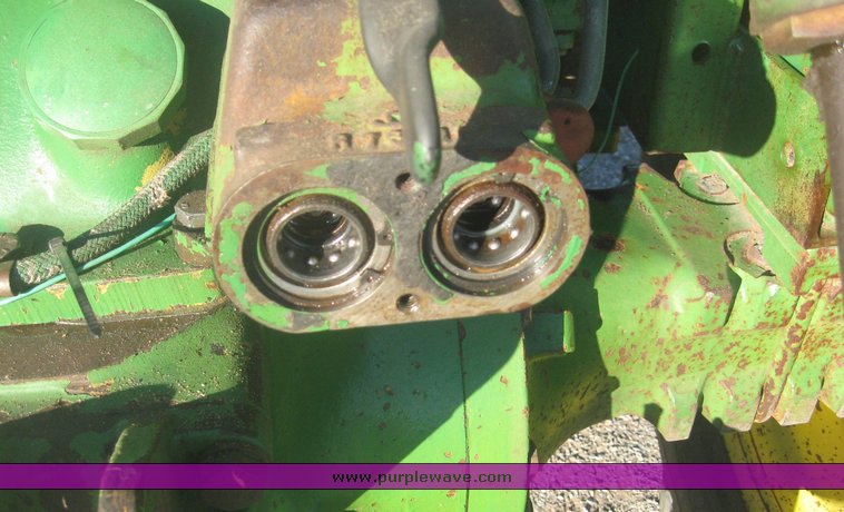 image for item 3814 1983 John Deere 2350 tractor