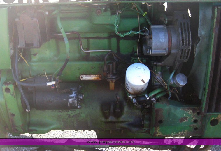 image for item 3814 1983 John Deere 2350 tractor