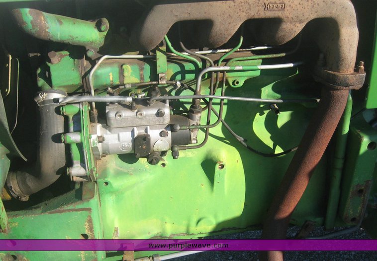 image for item 3814 1983 John Deere 2350 tractor