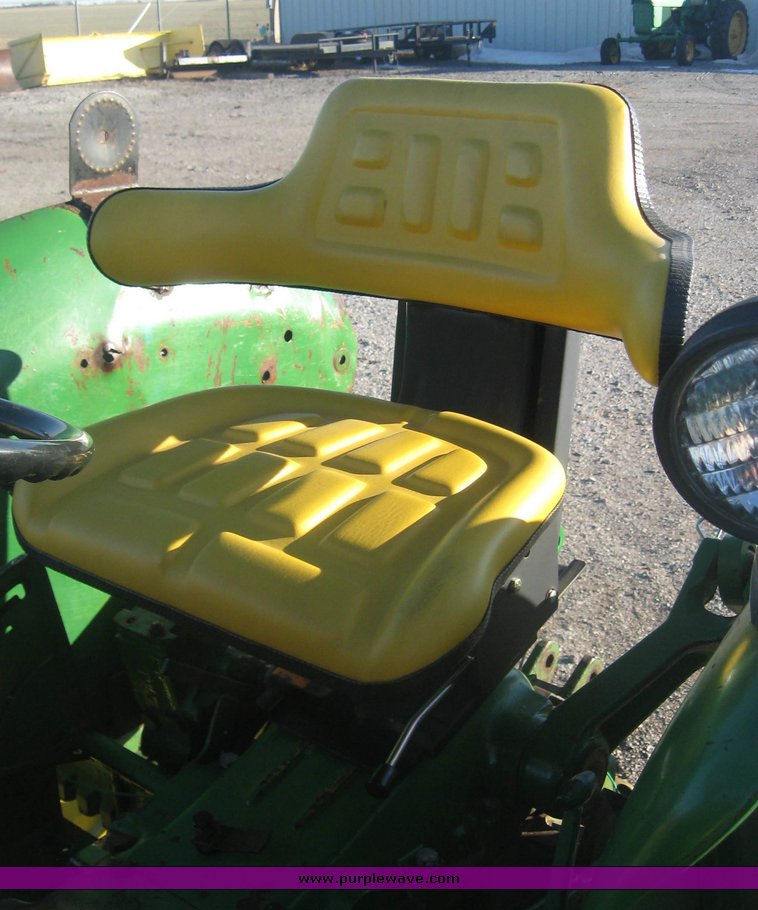 image for item 3814 1983 John Deere 2350 tractor