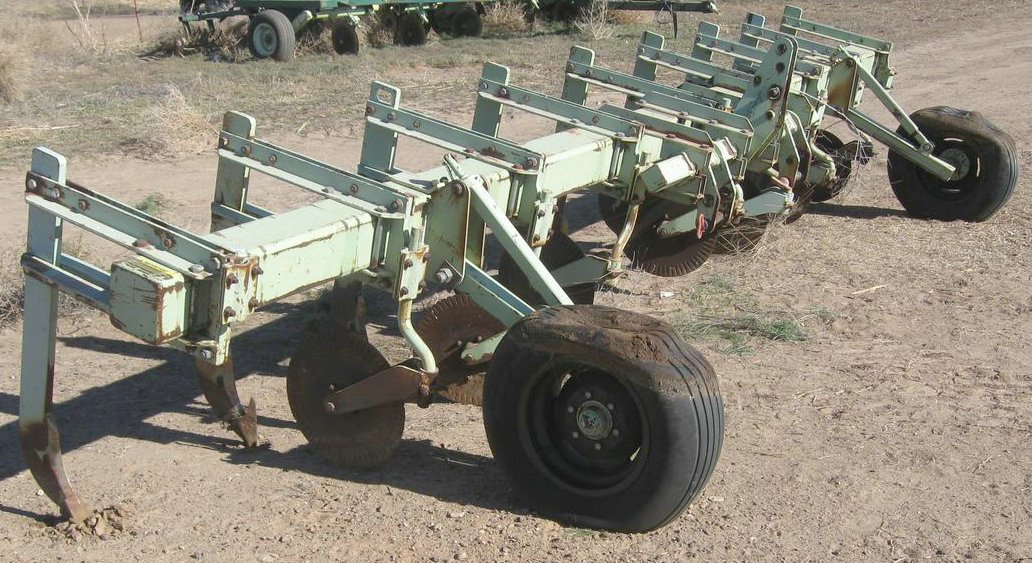 image for item 6838 Orthman nine shank ripper with paddles