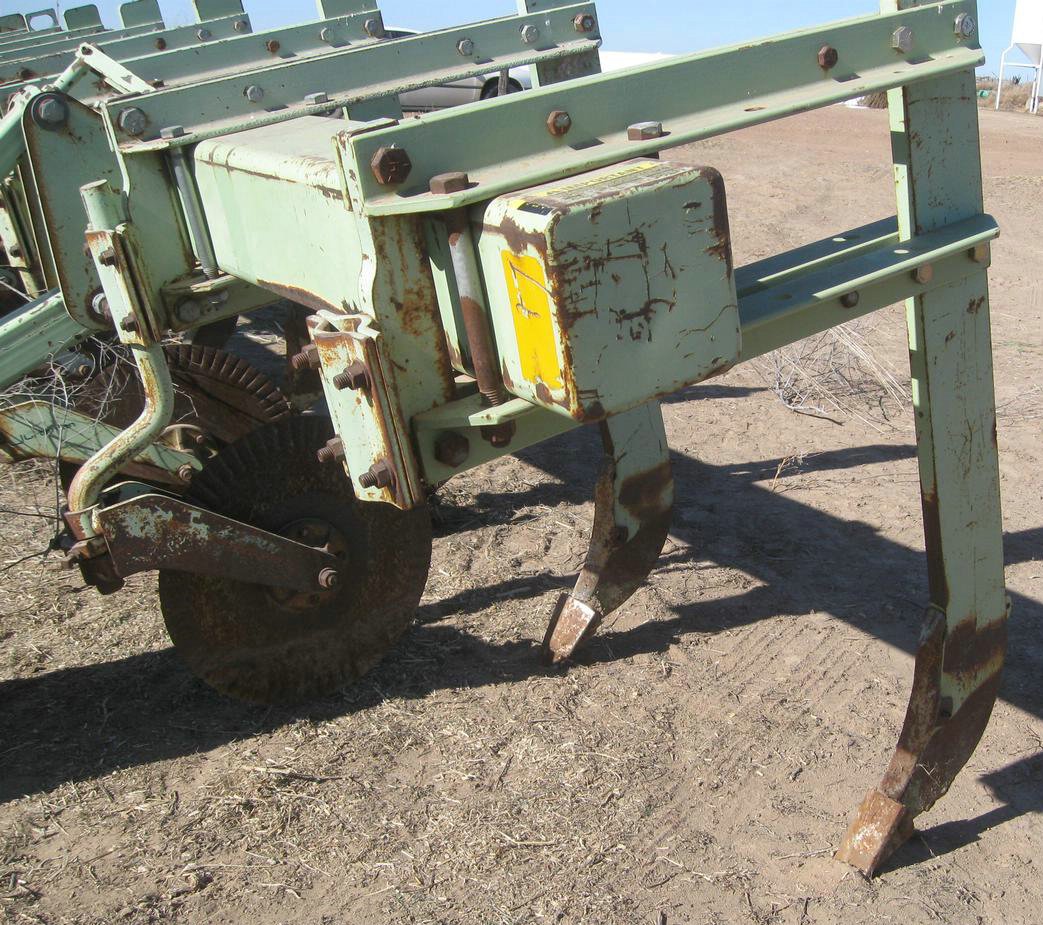 image for item 6838 Orthman nine shank ripper with paddles