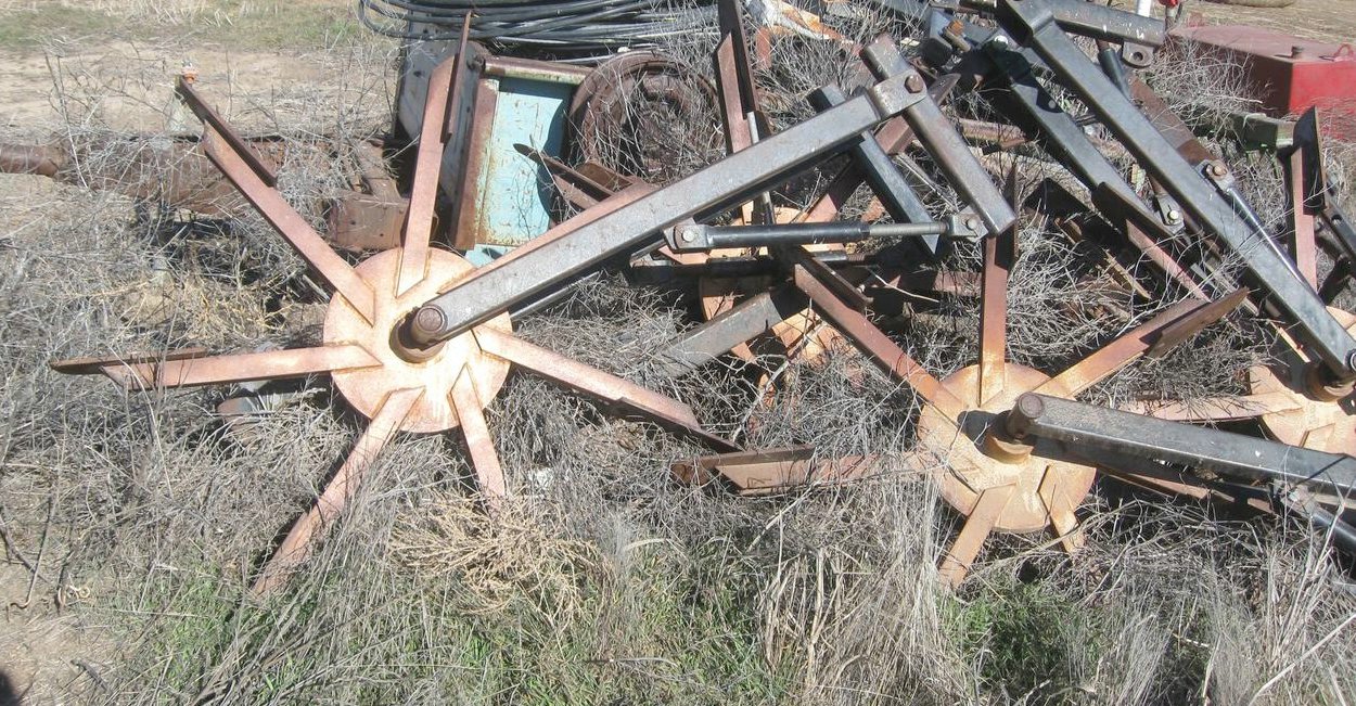 image for item 6838 Orthman nine shank ripper with paddles