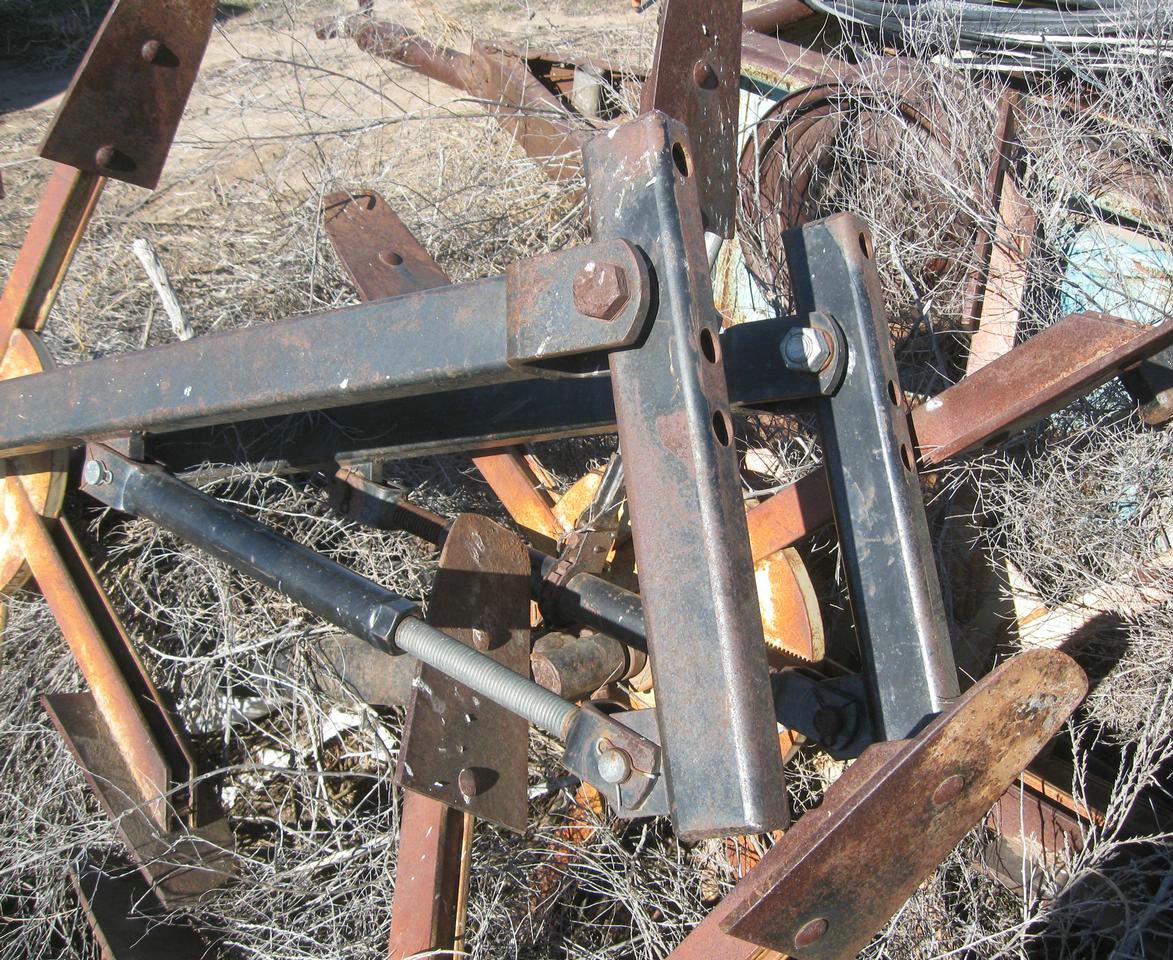 image for item 6838 Orthman nine shank ripper with paddles